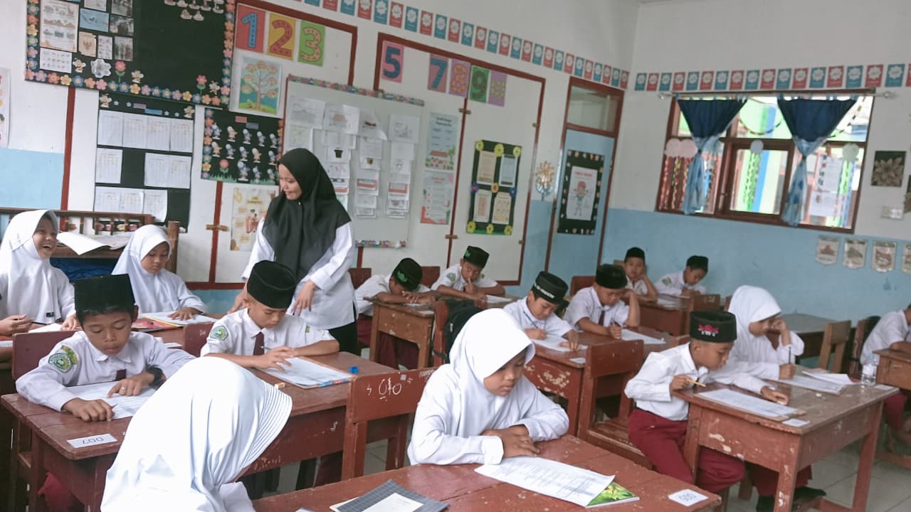 📝 Hari Pertama Asesmen Sumatif Akhir Semester (ASAS) di MIS Al-Ihsan!